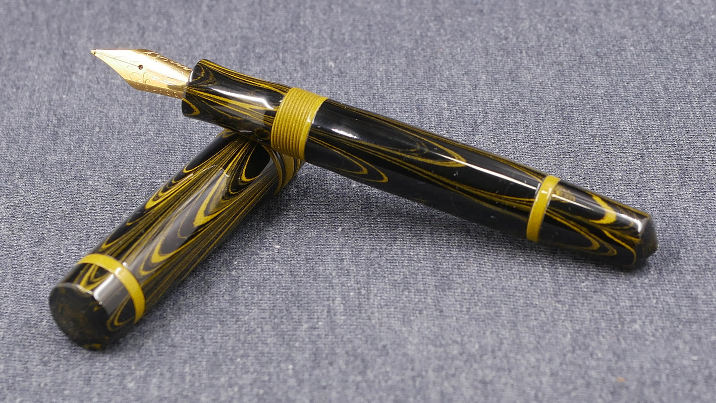 Knickerbocker - Medium - Nikko Yellow ripple ebonite #6 nib