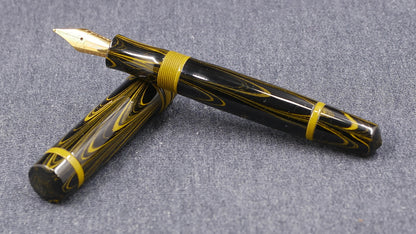 Knickerbocker - Medium - Nikko Yellow ripple ebonite #6 nib