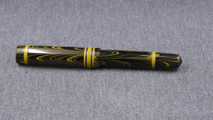Knickerbocker - Medium - Nikko Yellow ripple ebonite #6 nib