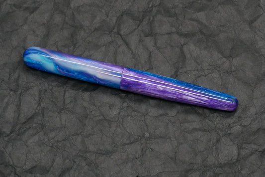 Majestic - Small - D Squared Glacial Borealis resin (21-1) - Jowo #6 nib