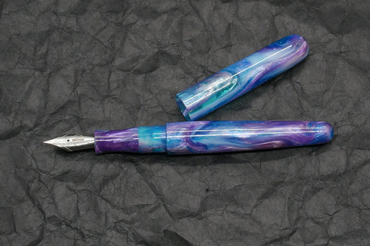 Majestic - Small - D Squared Glacial Borealis resin (feb21-2) - #6 nib