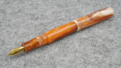 Majestic - Medium - D Squared Foxtail resin - #6 nib