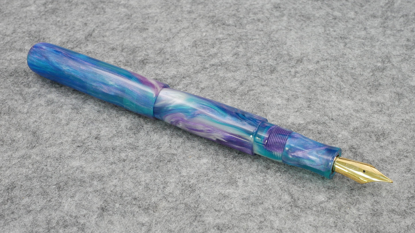 Majestic - Medium - D Squared Glacial Borealis resin 1 - #6 nib