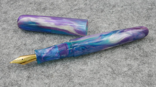 Majestic - Medium - D Squared Glacial Borealis resin 1 - #6 nib