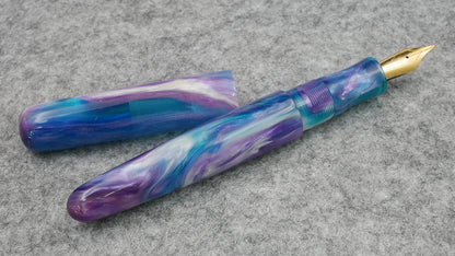 Majestic - Medium - D Squared Glacial Borealis resin 1 - #6 nib