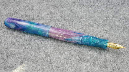 Majestic - Medium - D Squared Glacial Borealis resin 3 - #6 nib