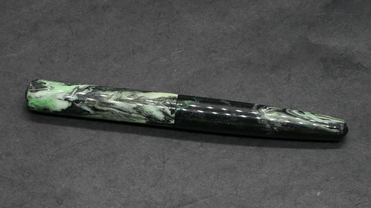 Moody - Small – Dark Green/Black resin - #6 nib