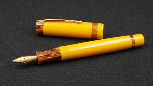 Orville - Medium - Corrl Creations Egg Yolk & Tortoise resin - clip - Jowo #6 nib