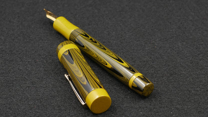 Orville - Medium - Nikko Ripple & Solid Yellow ebonite - clip - Jowo #6 nib