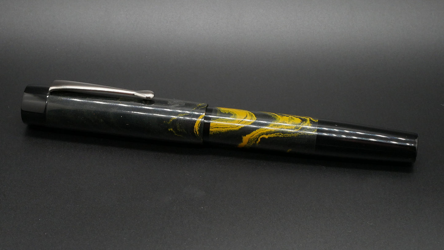 Orville - medium - Black acrylic & Wasp ebonite, doublet - clip - Jowo #6 nib