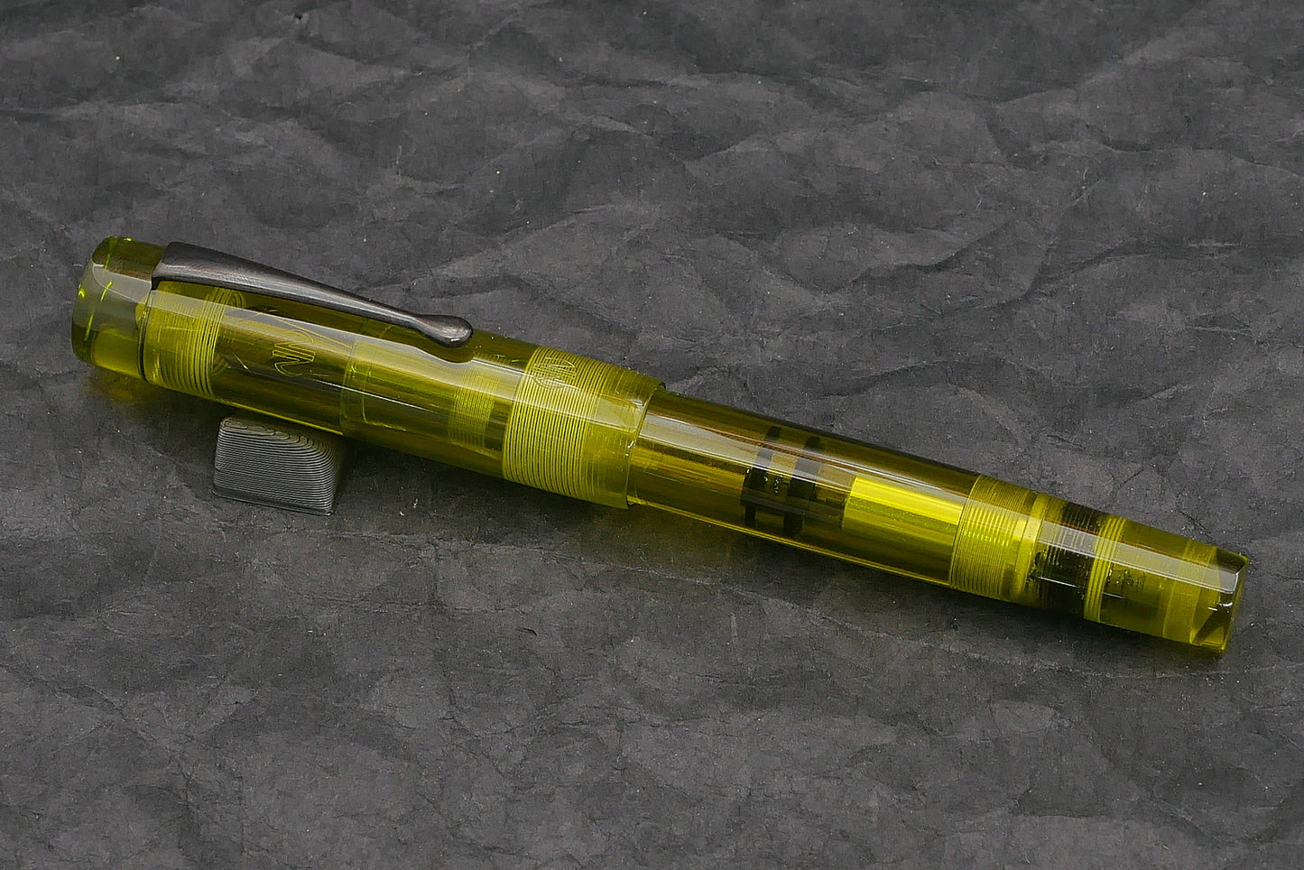 Orville - Medium - Olive acrylic - clip - piston - #6 nib