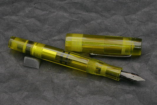 Orville - Medium - Olive acrylic - clip - piston - #6 nib