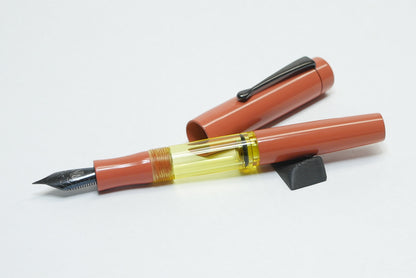 Orville - small - SEM Cumberland Orange ebonite - Jowo #6 - Syringe fill