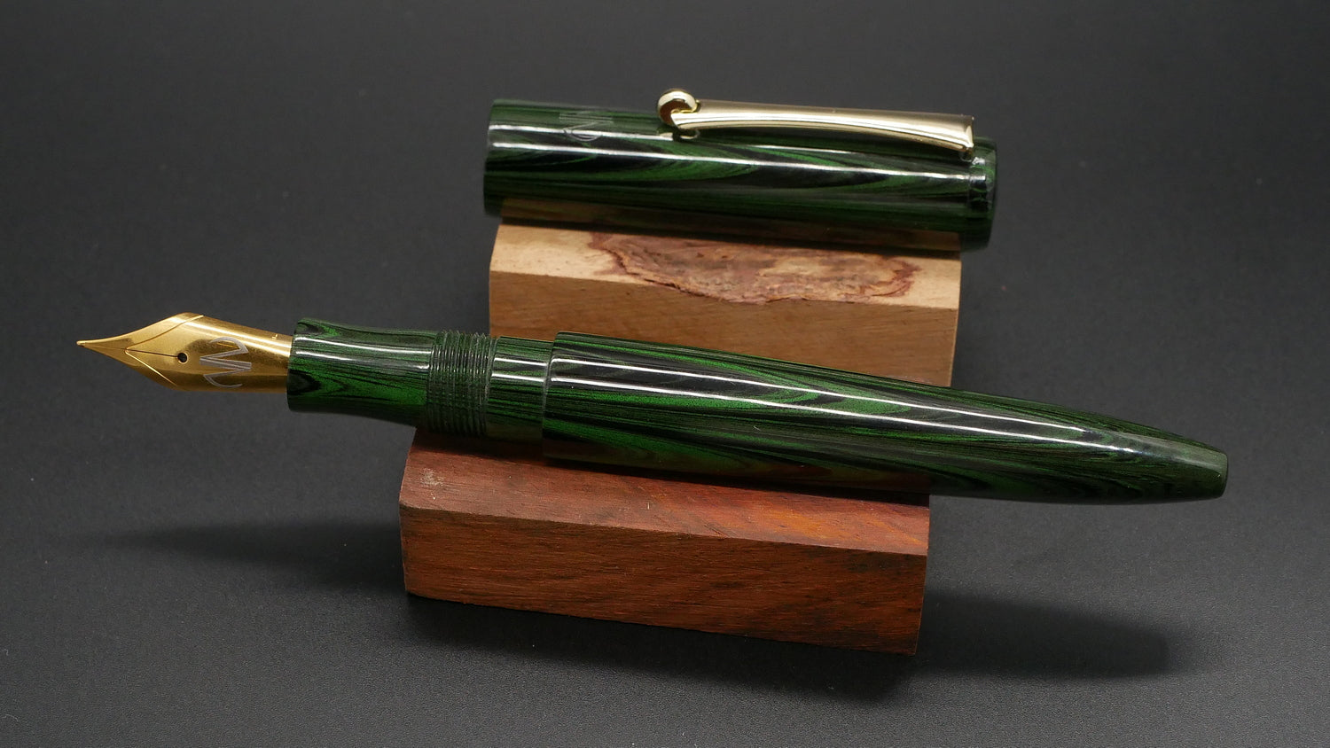 Preston fountain pen - slim  - Mid - Green ripple ebonite - clip - Jowo #6 nib - Short carts only