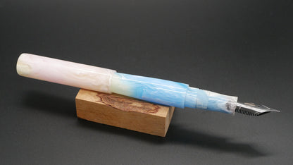 Preston fountain pen - slim - Mid - Pasquale Pastel 3 color resin - Jowo #6 nib