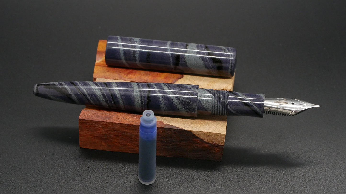 Preston fountain pen  - slim - Mid - Purple and gray swirl ebonite - Jowo #6 nib