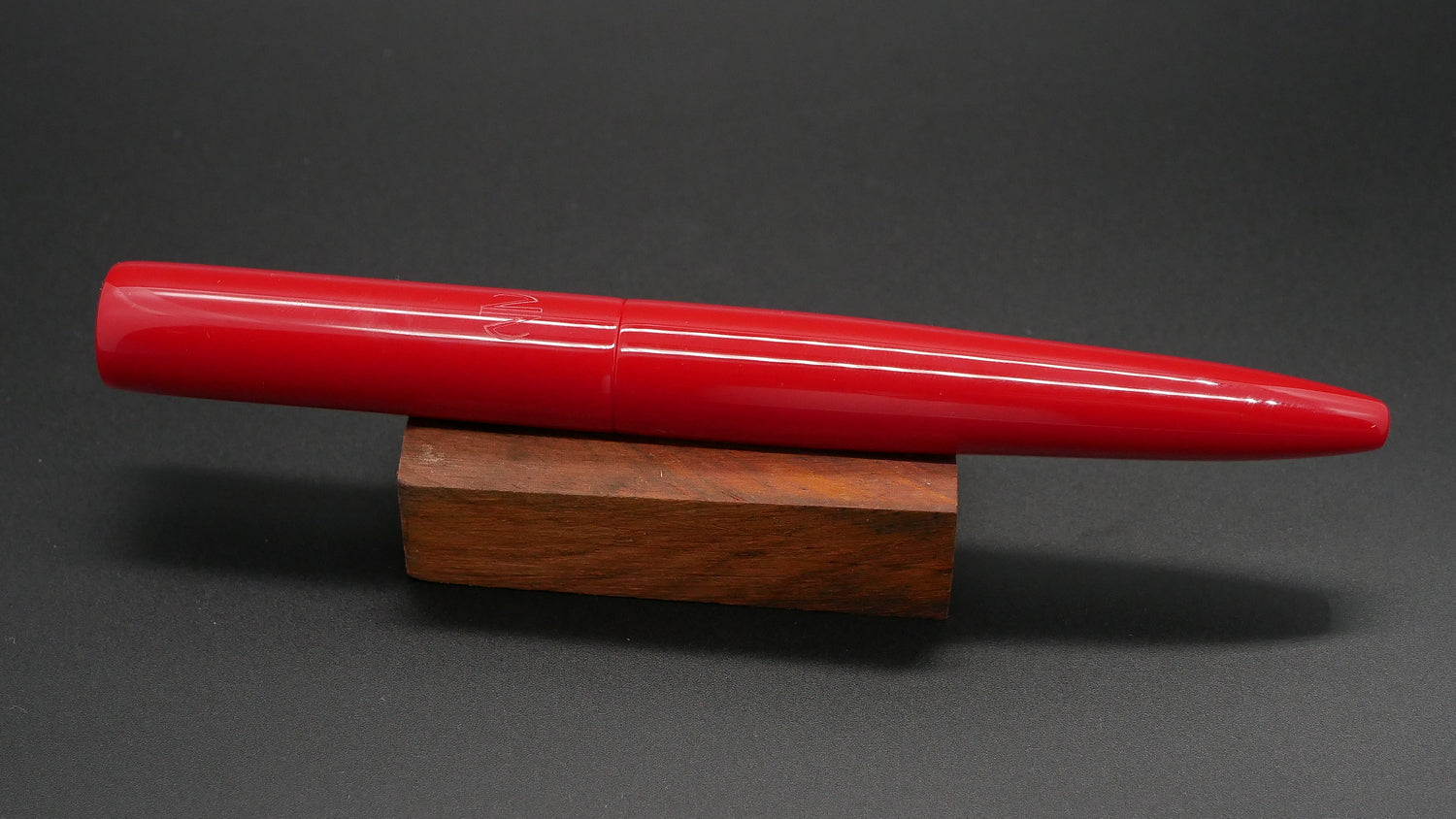 Preston fountain pen  - slim - Mid - solid Red and Black acrylic - Jowo #6 nib - Short carts only