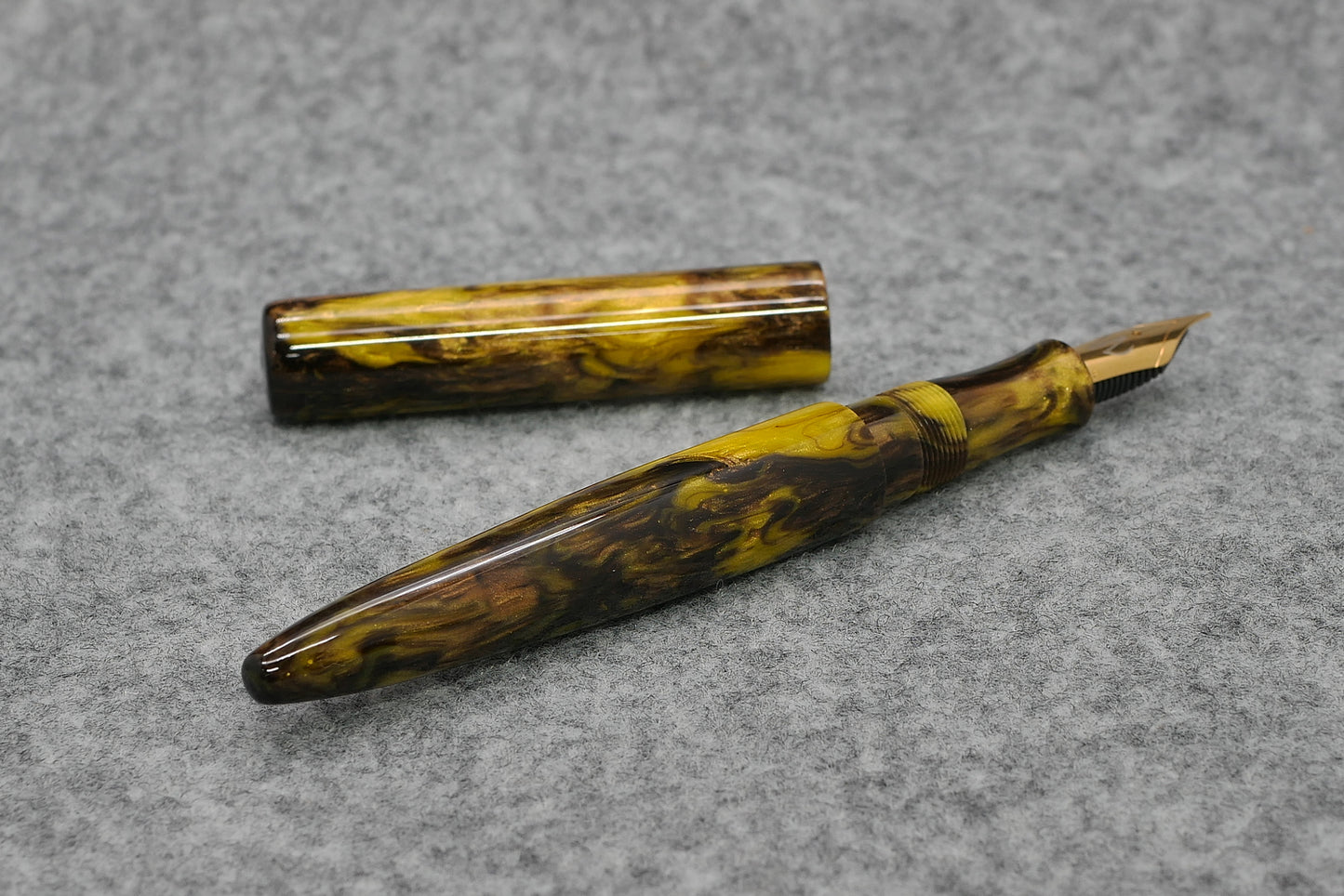 Preston fountain pen  - slim - Carolina Pen Co Bananas - Jowo #6 nib