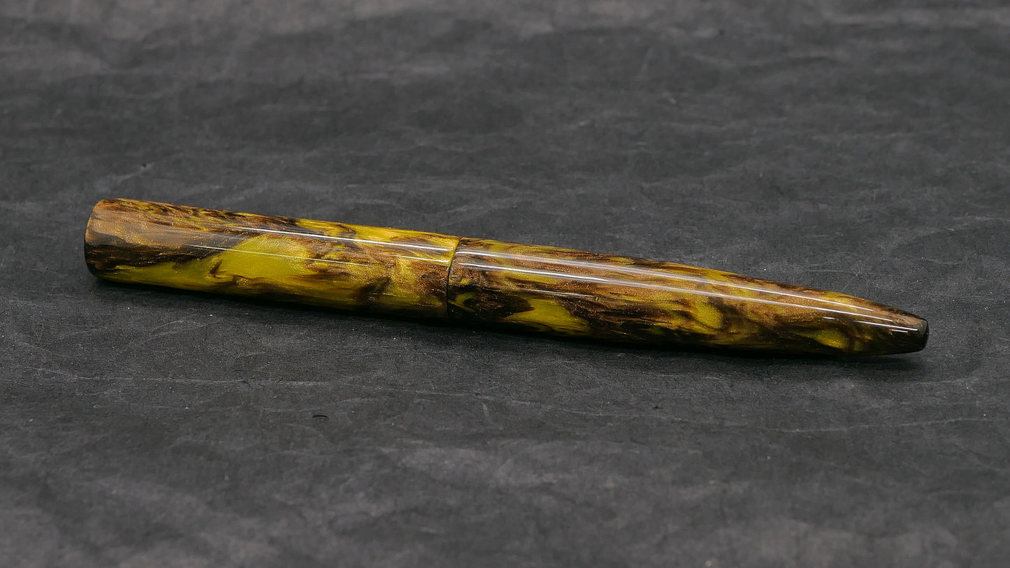 Preston fountain pen  - slim - Carolina Pen Co Bananas - Jowo #6 nib