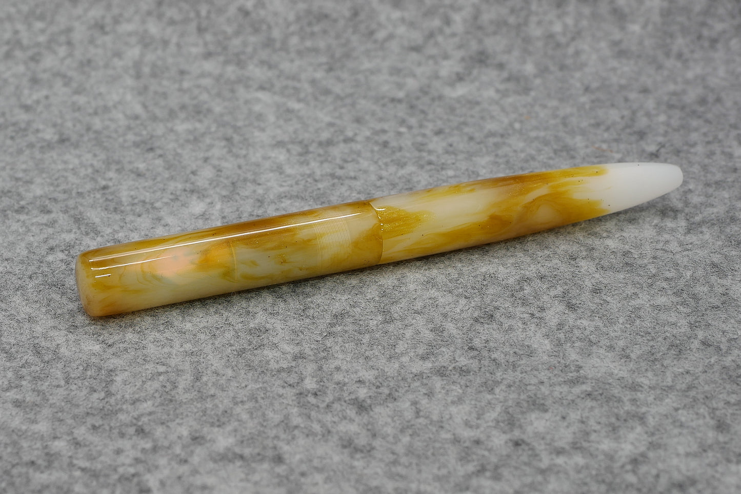 Preston fountain pen  - slim - D Squared Arts Alabaster resin - Jowo #6 nib