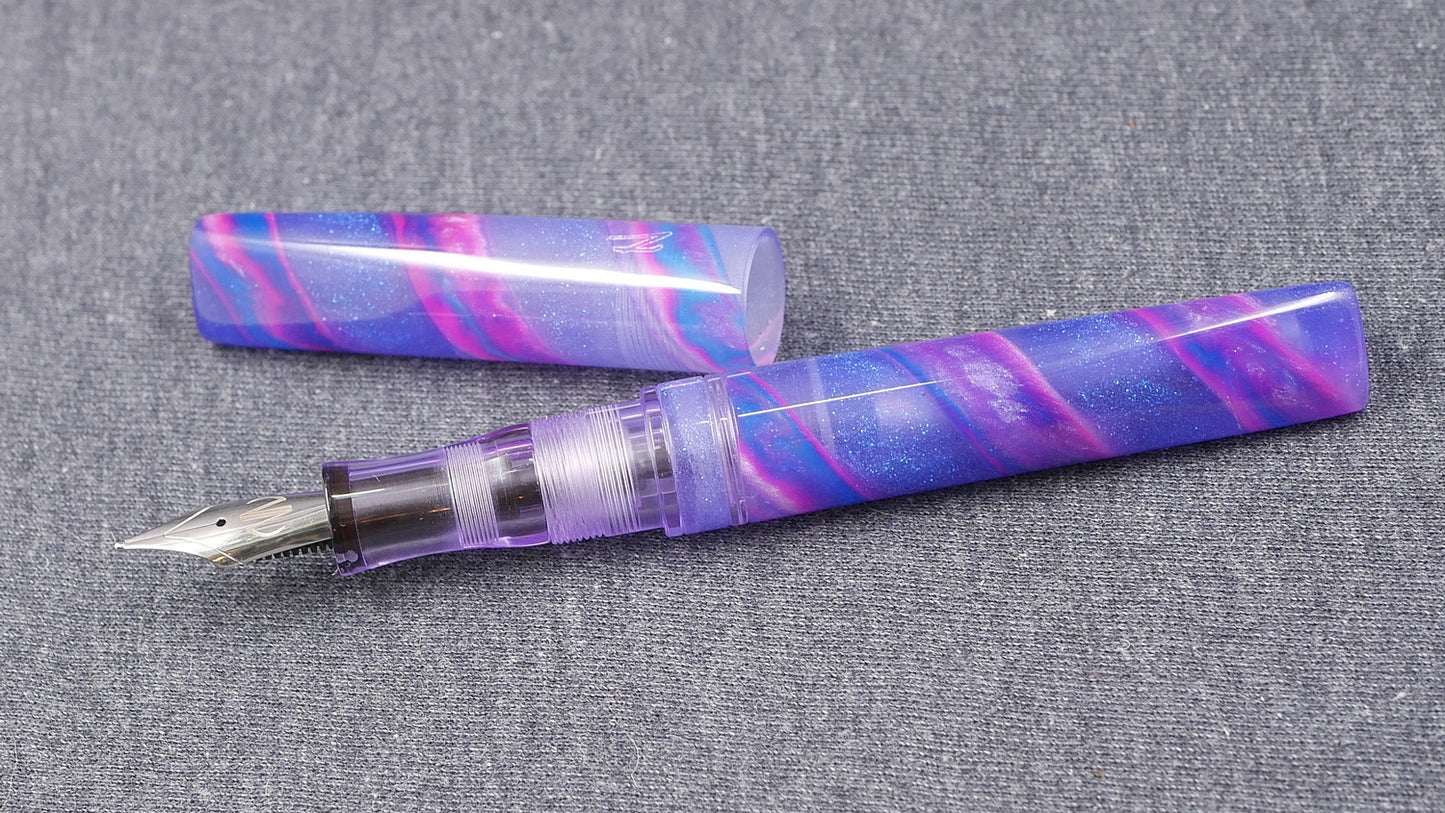 Prospector - Medium - Mad Science Pink and Purple Twist - Jowo #6 nib