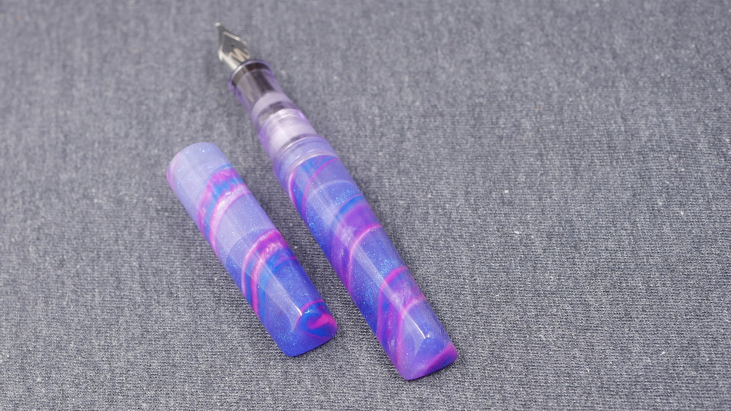 Prospector - Medium - Mad Science Pink and Purple Twist - Jowo #6 nib