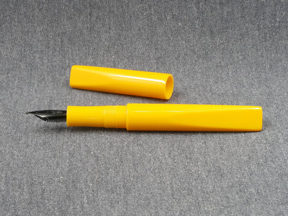 Prospector - Small - CORRL solid yellow resin - Jowo #6 nib