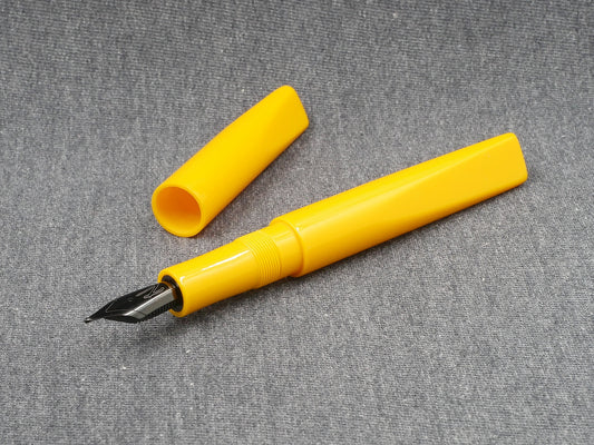 Prospector - Small - CORRL solid yellow resin - Jowo #6 nib