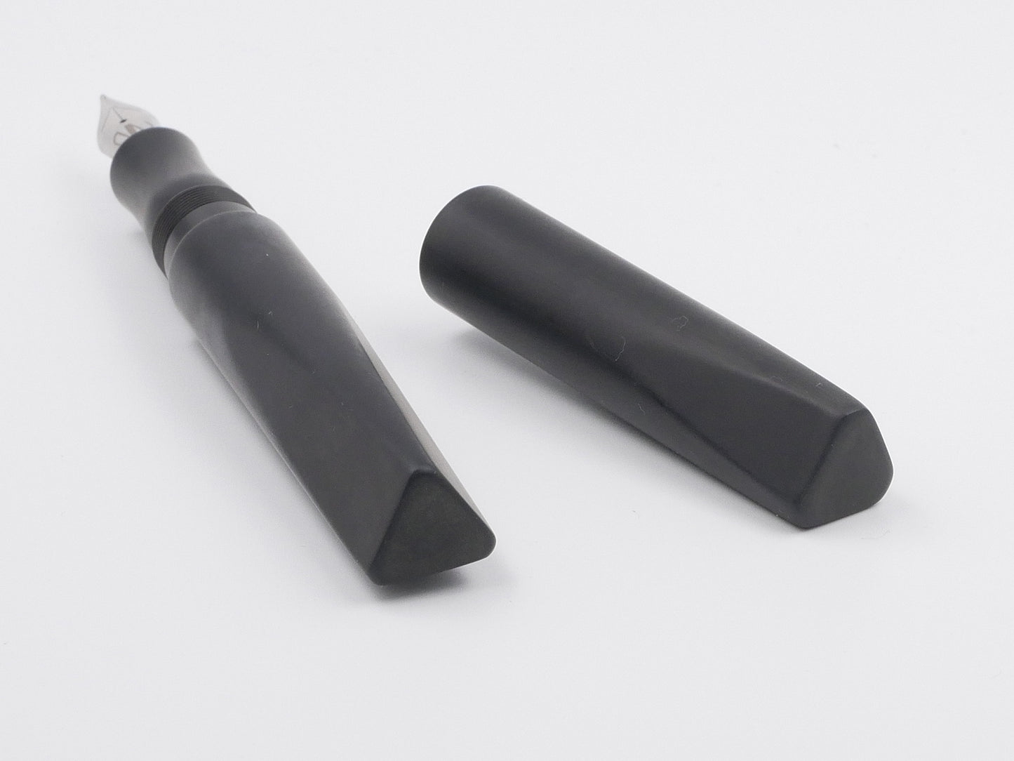 Prospector - Medium - German Black ebonite - Jowo #6 nib