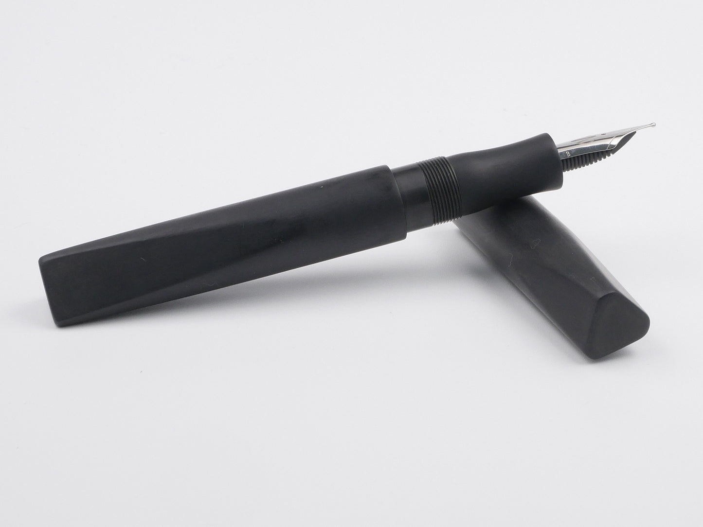 Prospector - Medium - German Black ebonite - Jowo #6 nib