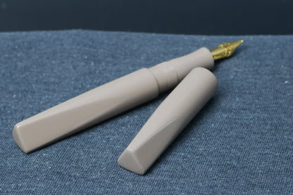 Prospector - Medium - SEM Nougat ebonite