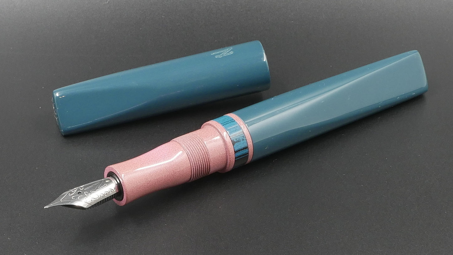 Prospector - Medium - SEM Achat blue & Nikko pink ebonites - Jowo #6 nib