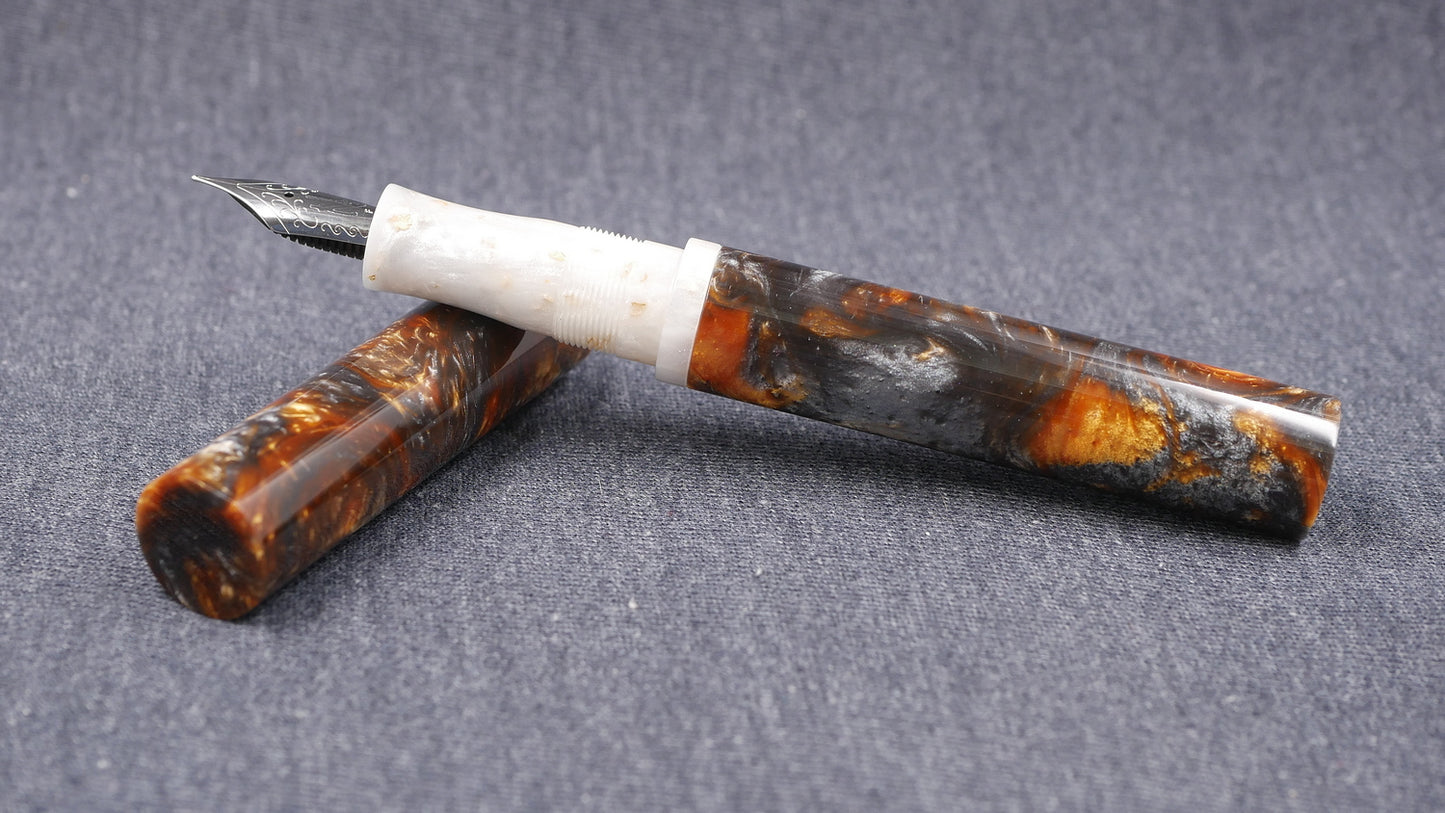 Shinobi - medium - Papa J White/Gold & Muttblank Brown resins - Jowo #6