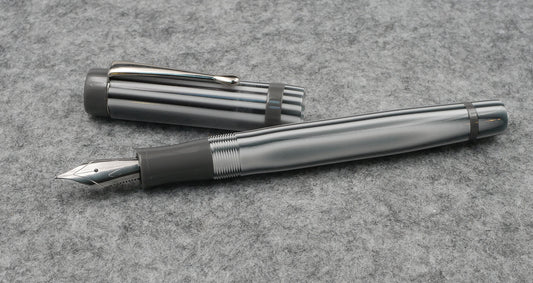 Orville - Pinstripe acrylics - clip - Jowo #6 nib