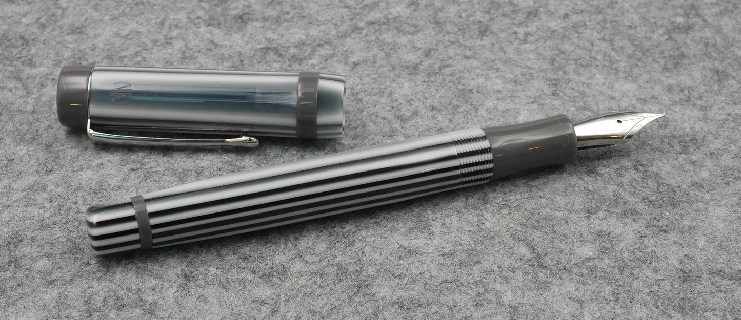 Orville - Pinstripe acrylics - clip - Jowo #6 nib