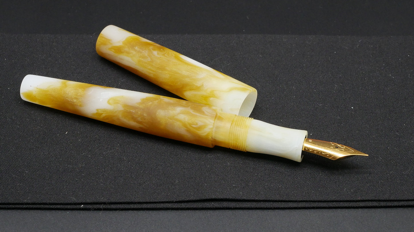 Townsend - Small – D Squared Alabaster Stone - matte - #6 nib