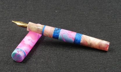 Thompson Orville - Medium - Hot Pinks Material mix resin - optional clip - #6 nib