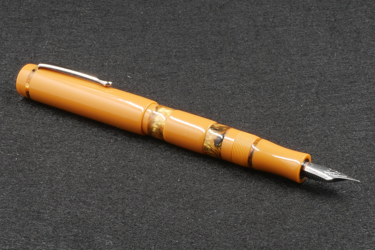 Thompson Orville - Medium - Spicy Mustard acrylic - #6 nib
