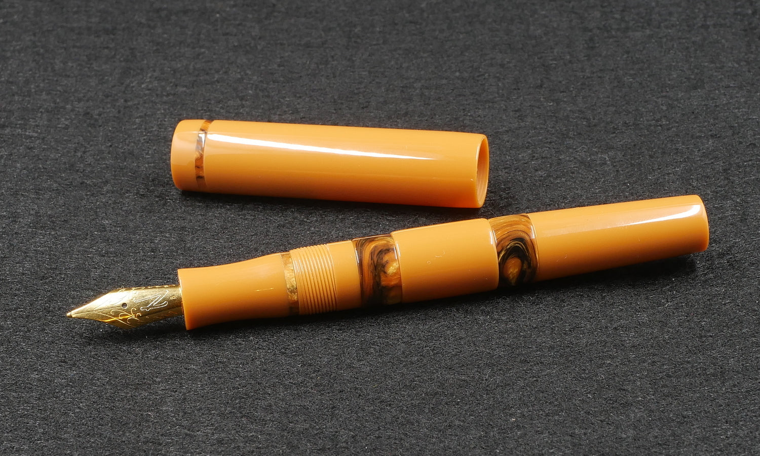 Thompson Orville - Medium - Spicy Mustard acrylic - #6 nib