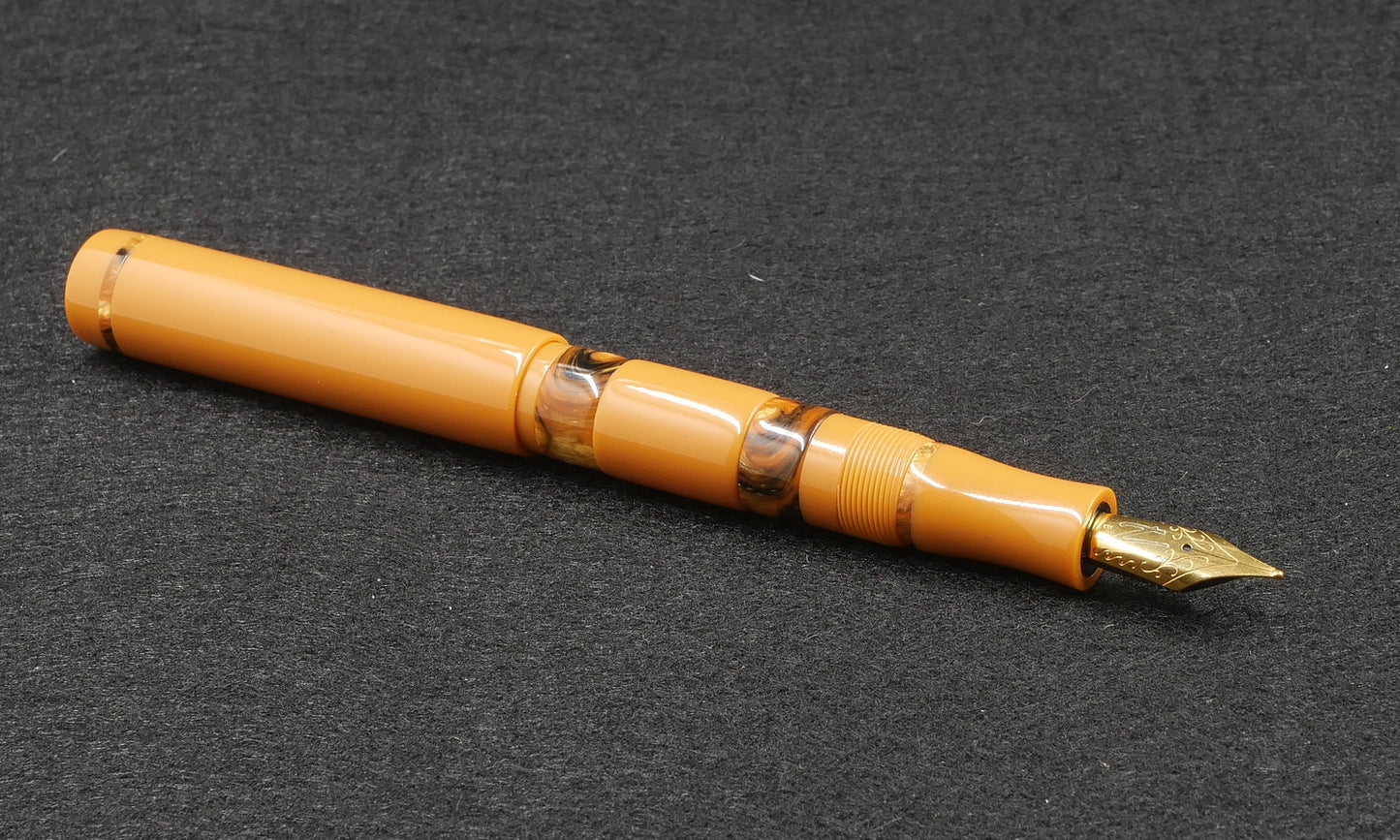 Thompson Orville - Medium - Spicy Mustard acrylic - #6 nib