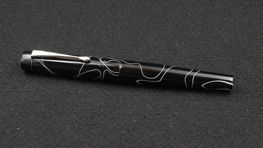 Townsend - Small – White lines on black acrylic - clip - Jowo #6 nib