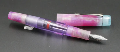 Townsend - Medium – D Squared Glowstix, clear purple - clip - Piston - #6 nib