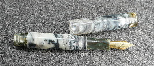 Como - Small - Muttblanks green and white resins - #6 nib (can take a clip)