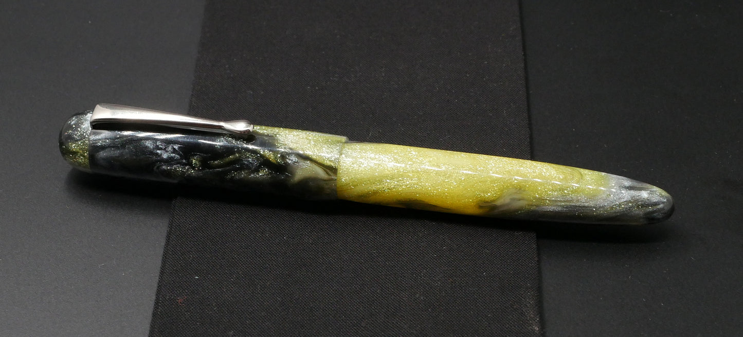 Sumpter - Medium - CORRL/Dupras Argent Yellow resin - clip - #6 nib