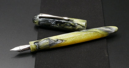 Sumpter - Medium - CORRL/Dupras Argent Yellow resin - clip - #6 nib