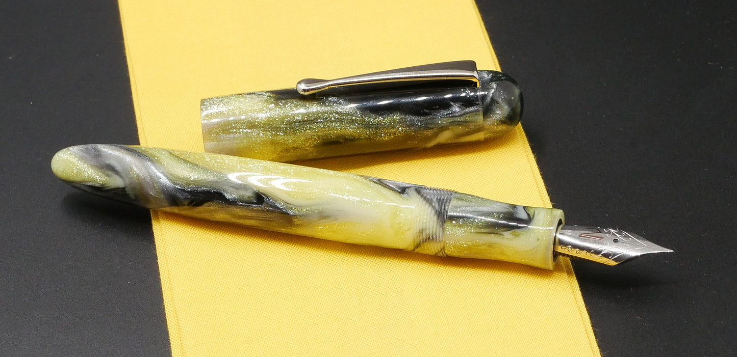 Sumpter - Medium - CORRL/Dupras Argent Yellow resin - clip - #6 nib