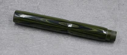 Como - Slim - Nikko Light Green ripple ebonite - #5 nib