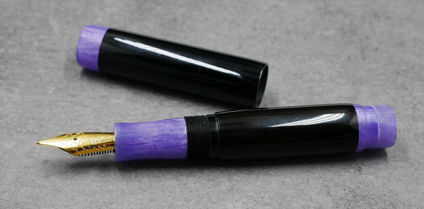 Como - Medium - D Squared purple with black acrylic - #6 nib