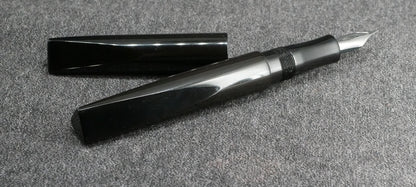 Prospector - Medium –  Black ebonite w/ spots - #6 nib